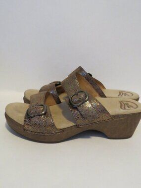 Dansko Sophie Iridescent Tan Two Strap Slide Leather Upper Sandals Sz 40